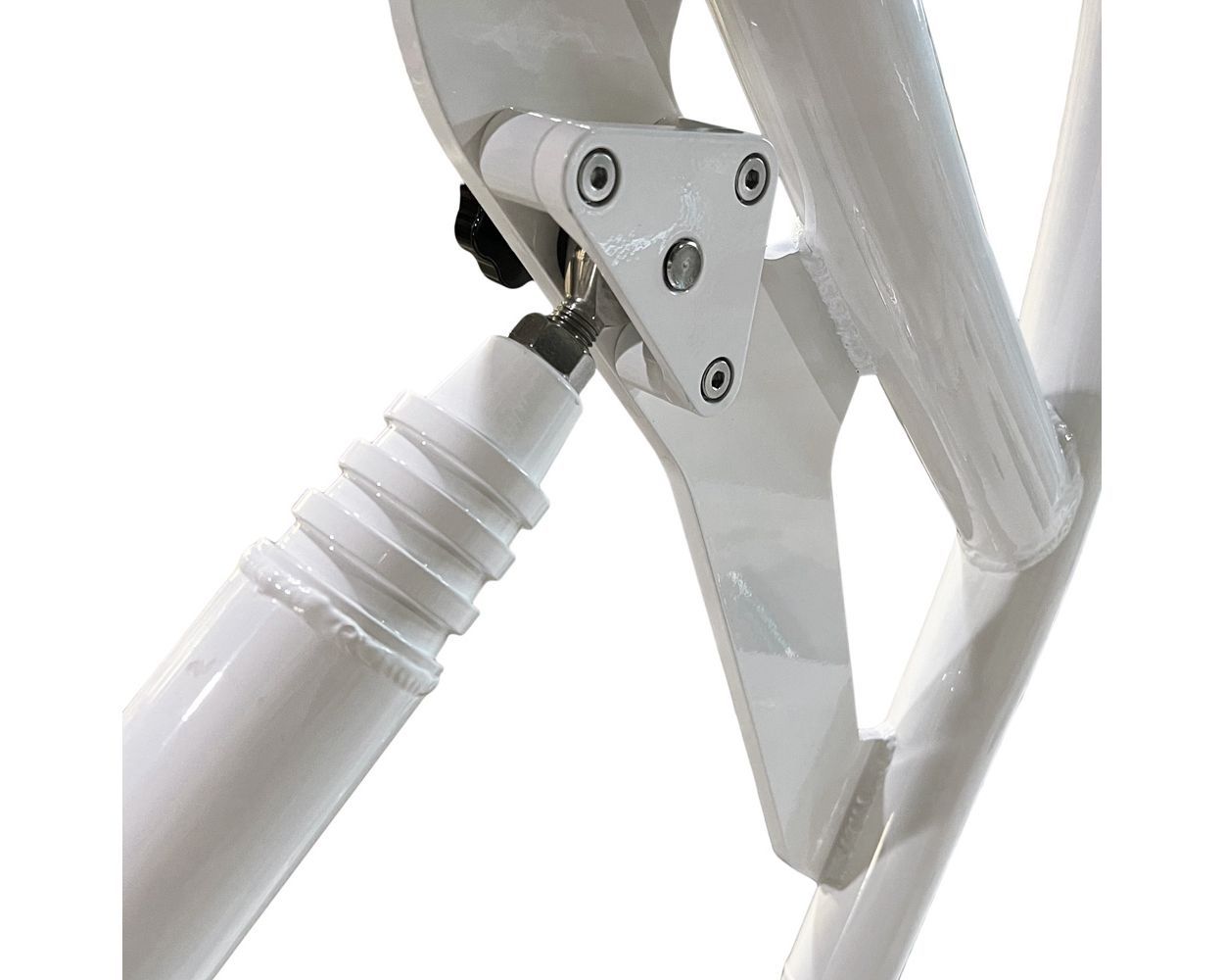 monster-tower-mt7-white-detail2